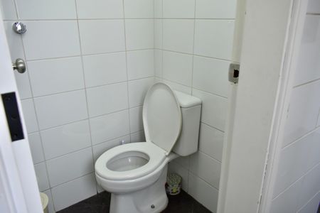 Apartamento à venda com 100m², 3 quartos e 2 vagas Apartamento à venda com 100m², 3 quartos e 2 vagasBanheiro de Serviço