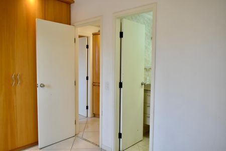 Apartamento à venda com 100m², 3 quartos e 2 vagas Apartamento à venda com 100m², 3 quartos e 2 vagasSuíte