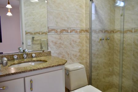 Apartamento à venda com 100m², 3 quartos e 2 vagas Apartamento à venda com 100m², 3 quartos e 2 vagasBanheiro da Suíte