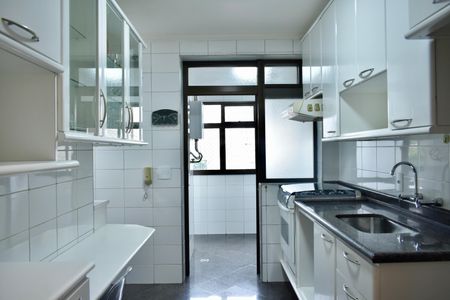 Apartamento à venda com 100m², 3 quartos e 2 vagas Apartamento à venda com 100m², 3 quartos e 2 vagasCozinha