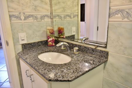 Apartamento à venda com 100m², 3 quartos e 2 vagas Apartamento à venda com 100m², 3 quartos e 2 vagasBanheiro Social