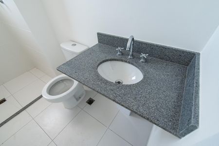 Apartamento à venda com 79m², 3 quartos e 1 vaga Apartamento à venda com 79m², 3 quartos e 1 vagaBanheiro da suíte