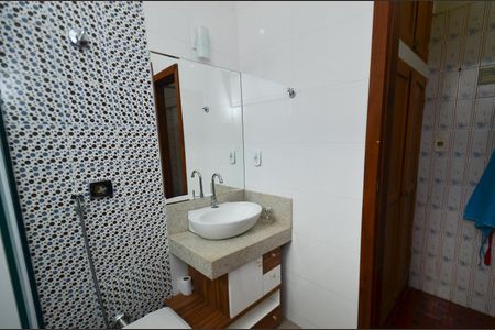 Casa à venda com 333m², 6 quartos e 3 vagasBanheiro2