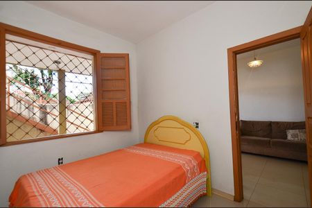 Casa à venda com 333m², 6 quartos e 3 vagasQuarto1