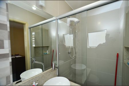 Casa à venda com 333m², 6 quartos e 3 vagasBanheiro3