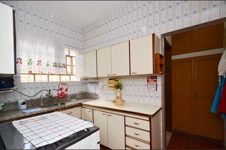 Casa à venda com 333m², 6 quartos e 3 vagasCozinha