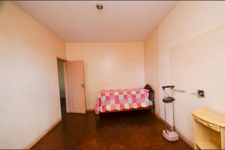 Casa à venda com 333m², 6 quartos e 3 vagasQuarto4