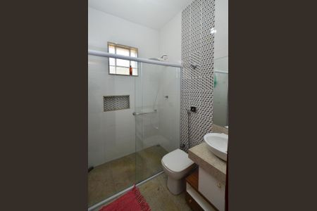 Casa à venda com 333m², 6 quartos e 3 vagasBanheiro2