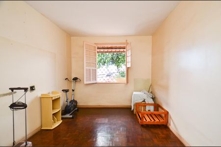 Casa à venda com 333m², 6 quartos e 3 vagasQuarto4