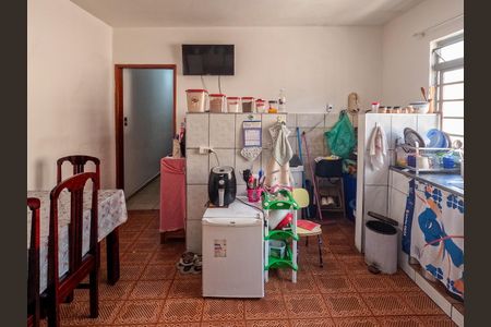 Casa à venda com 130m², 4 quartos e 1 vaga Casa à venda com 130m², 4 quartos e 1 vagaCozinha