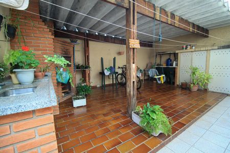 Casa à venda com 180m², 3 quartos e 4 vagas Casa à venda com 180m², 3 quartos e 4 vagasÁrea comum