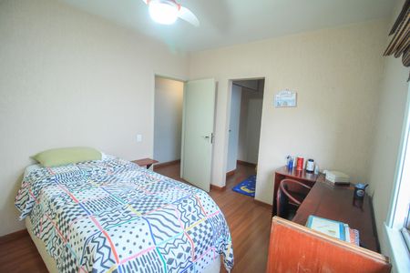 Casa à venda com 180m², 3 quartos e 4 vagas Casa à venda com 180m², 3 quartos e 4 vagasQuarto 2