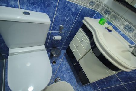 Casa à venda com 180m², 3 quartos e 4 vagas Casa à venda com 180m², 3 quartos e 4 vagasBanheiro 2