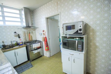 Casa à venda com 180m², 3 quartos e 4 vagas Casa à venda com 180m², 3 quartos e 4 vagasCozinha