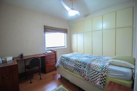 Casa à venda com 180m², 3 quartos e 4 vagas Casa à venda com 180m², 3 quartos e 4 vagasQuarto 2