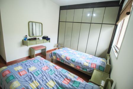 Casa à venda com 180m², 3 quartos e 4 vagas Casa à venda com 180m², 3 quartos e 4 vagasQuarto 3