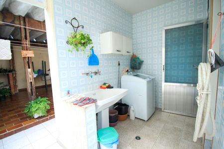 Casa à venda com 180m², 3 quartos e 4 vagas Casa à venda com 180m², 3 quartos e 4 vagasÁrea de Serviço