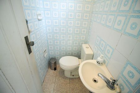 Casa à venda com 180m², 3 quartos e 4 vagas Casa à venda com 180m², 3 quartos e 4 vagasBanheiro de Serviço