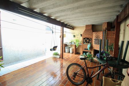 Casa à venda com 180m², 3 quartos e 4 vagas Casa à venda com 180m², 3 quartos e 4 vagasÁrea comum