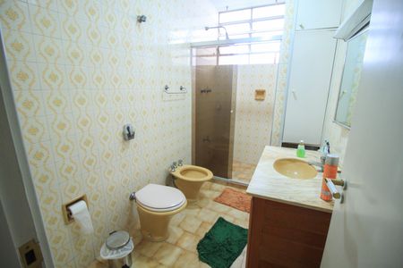 Casa à venda com 180m², 3 quartos e 4 vagas Casa à venda com 180m², 3 quartos e 4 vagasBanheiro 3