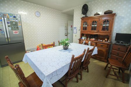 Casa à venda com 180m², 3 quartos e 4 vagas Casa à venda com 180m², 3 quartos e 4 vagasCozinha