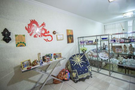 Casa à venda com 180m², 3 quartos e 4 vagas Casa à venda com 180m², 3 quartos e 4 vagasSala