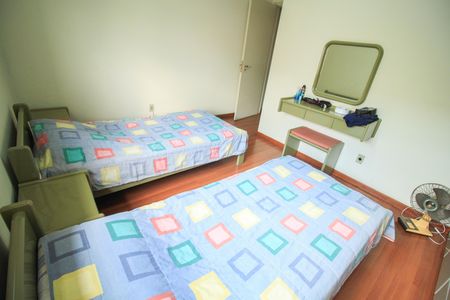 Casa à venda com 180m², 3 quartos e 4 vagas Casa à venda com 180m², 3 quartos e 4 vagasQuarto 3