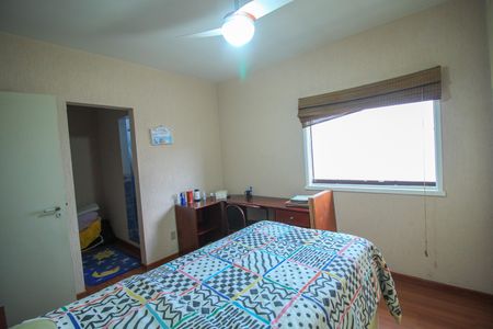 Casa à venda com 180m², 3 quartos e 4 vagas Casa à venda com 180m², 3 quartos e 4 vagasQuarto 2