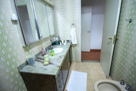 Casa à venda com 180m², 3 quartos e 4 vagas Casa à venda com 180m², 3 quartos e 4 vagasBanheiro