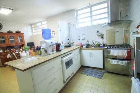 Casa à venda com 180m², 3 quartos e 4 vagas Casa à venda com 180m², 3 quartos e 4 vagasCozinha