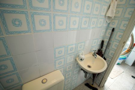 Casa à venda com 180m², 3 quartos e 4 vagas Casa à venda com 180m², 3 quartos e 4 vagasBanheiro de Serviço