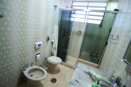 Casa à venda com 180m², 3 quartos e 4 vagas Casa à venda com 180m², 3 quartos e 4 vagasBanheiro