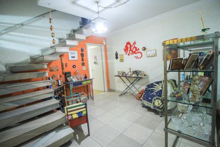 Casa à venda com 180m², 3 quartos e 4 vagas Casa à venda com 180m², 3 quartos e 4 vagasSala