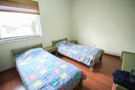 Casa à venda com 180m², 3 quartos e 4 vagas Casa à venda com 180m², 3 quartos e 4 vagasQuarto 3