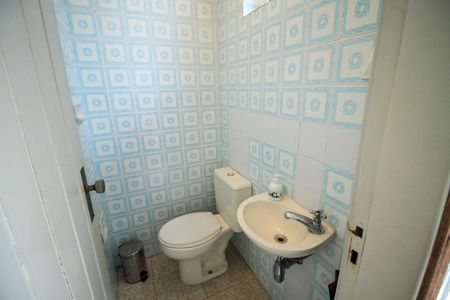 Casa à venda com 180m², 3 quartos e 4 vagas Casa à venda com 180m², 3 quartos e 4 vagasBanheiro de Serviço