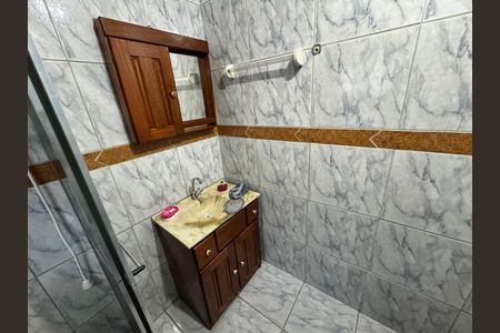 Casa à venda com 136m², 3 quartos e 2 vagas Casa à venda com 136m², 3 quartos e 2 vagasBanheiro