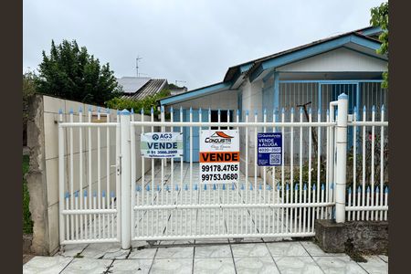 Casa à venda com 136m², 3 quartos e 2 vagas Casa à venda com 136m², 3 quartos e 2 vagasFachada + Plaquinha