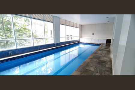 Apartamento à venda com 249m², 3 quartos e 2 vagas Apartamento à venda com 249m², 3 quartos e 2 vagasPiscina Coberta