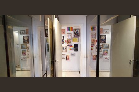 Apartamento à venda com 249m², 3 quartos e 2 vagas Apartamento à venda com 249m², 3 quartos e 2 vagasCloset da Suíte Master
