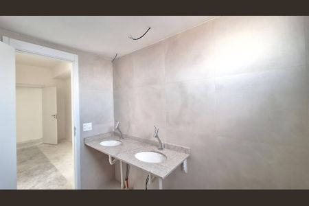 Apartamento para alugar com 190m², 4 quartos e 3 vagas Apartamento para alugar com 190m², 4 quartos e 3 vagasBanheiro da Suíte 4