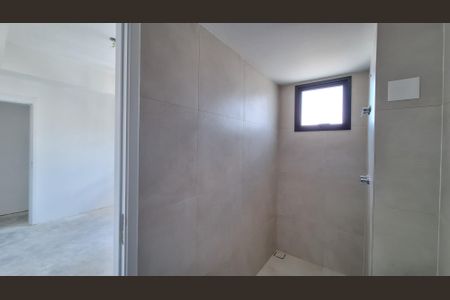 Apartamento para alugar com 190m², 4 quartos e 3 vagas Apartamento para alugar com 190m², 4 quartos e 3 vagasBanheiro da Suíte 2