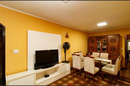 Casa à venda com 159m², 3 quartos e 1 vaga Casa à venda com 159m², 3 quartos e 1 vagaSala