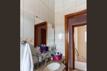 Casa à venda com 125m², 4 quartos e 3 vagas