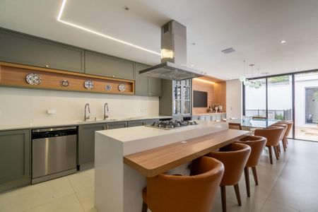 Casa à venda com 230m², 4 quartos e 2 vagas Casa à venda com 230m², 4 quartos e 2 vagasCozinha