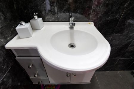 Casa à venda com 230m², 4 quartos e 2 vagas Casa à venda com 230m², 4 quartos e 2 vagasBanheiro de serviço