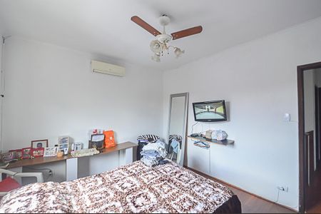 Casa à venda com 172m², 3 quartos e 2 vagas Casa à venda com 172m², 3 quartos e 2 vagasQuarto 1