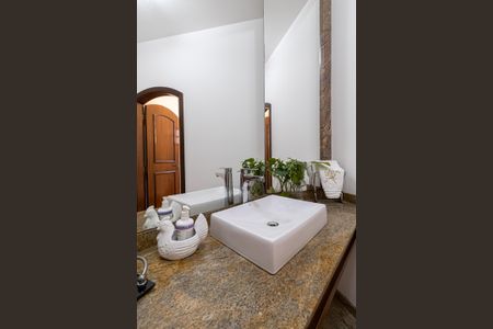 Casa à venda com 350m², 4 quartos e 6 vagasLavabo