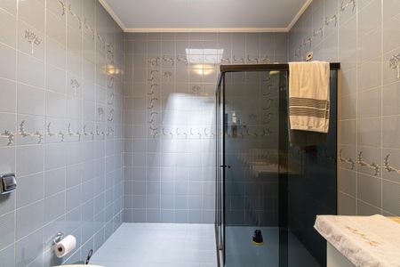 Casa à venda com 350m², 4 quartos e 6 vagasBanheiro Suíte 2