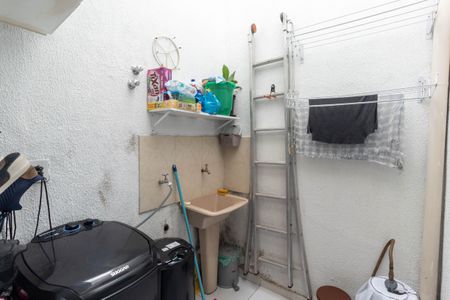 Casa de condomínio à venda com 60m², 2 quartos e 1 vaga Casa de condomínio à venda com 60m², 2 quartos e 1 vagaLavanderia