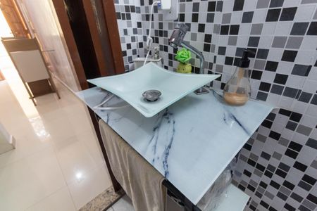 Casa de condomínio à venda com 60m², 2 quartos e 1 vaga Casa de condomínio à venda com 60m², 2 quartos e 1 vagaLavabo